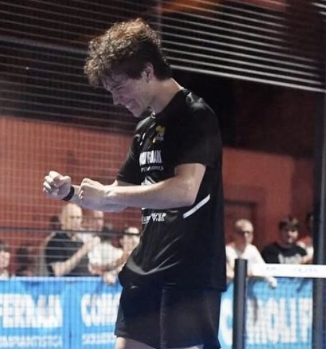 Ricky Merli esulta dopo un punto